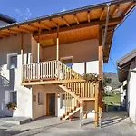 Semesterbostad 2 Bedroom Pet Friendly In