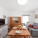 2 Bedroom Pet Friendly In Vakantiehuis Lamon