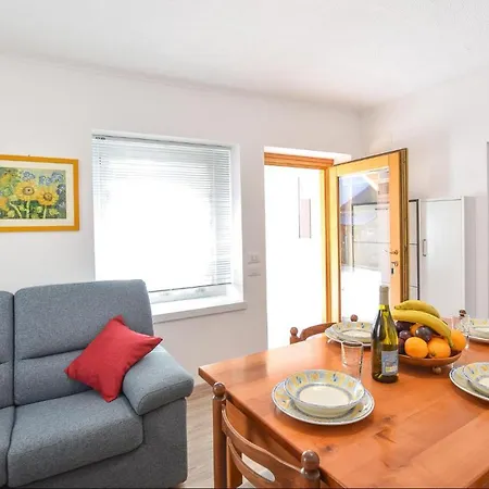 Lovely In With House A Mountain View