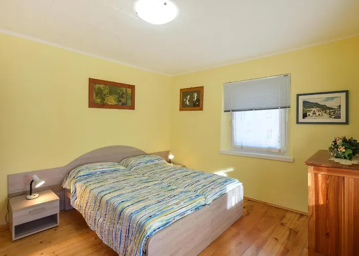 Feriehus 2 Bedroom Pet Friendly In
