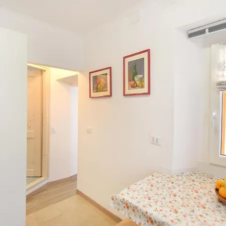 Vakantiehuis 2 Bedroom Gorgeous In Lamon