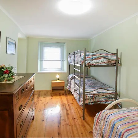 2 Bedroom Gorgeous In Vakantiehuis Lamon
