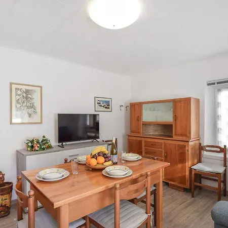 Vakantiehuis 2 Bedroom Gorgeous In *