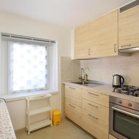2 Bedroom Gorgeous In * Lamon