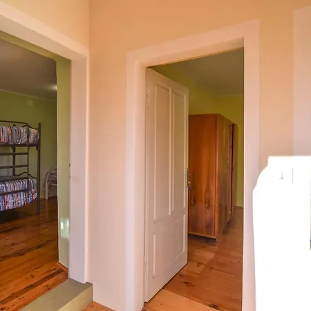 2 Bedroom Gorgeous In Lamon